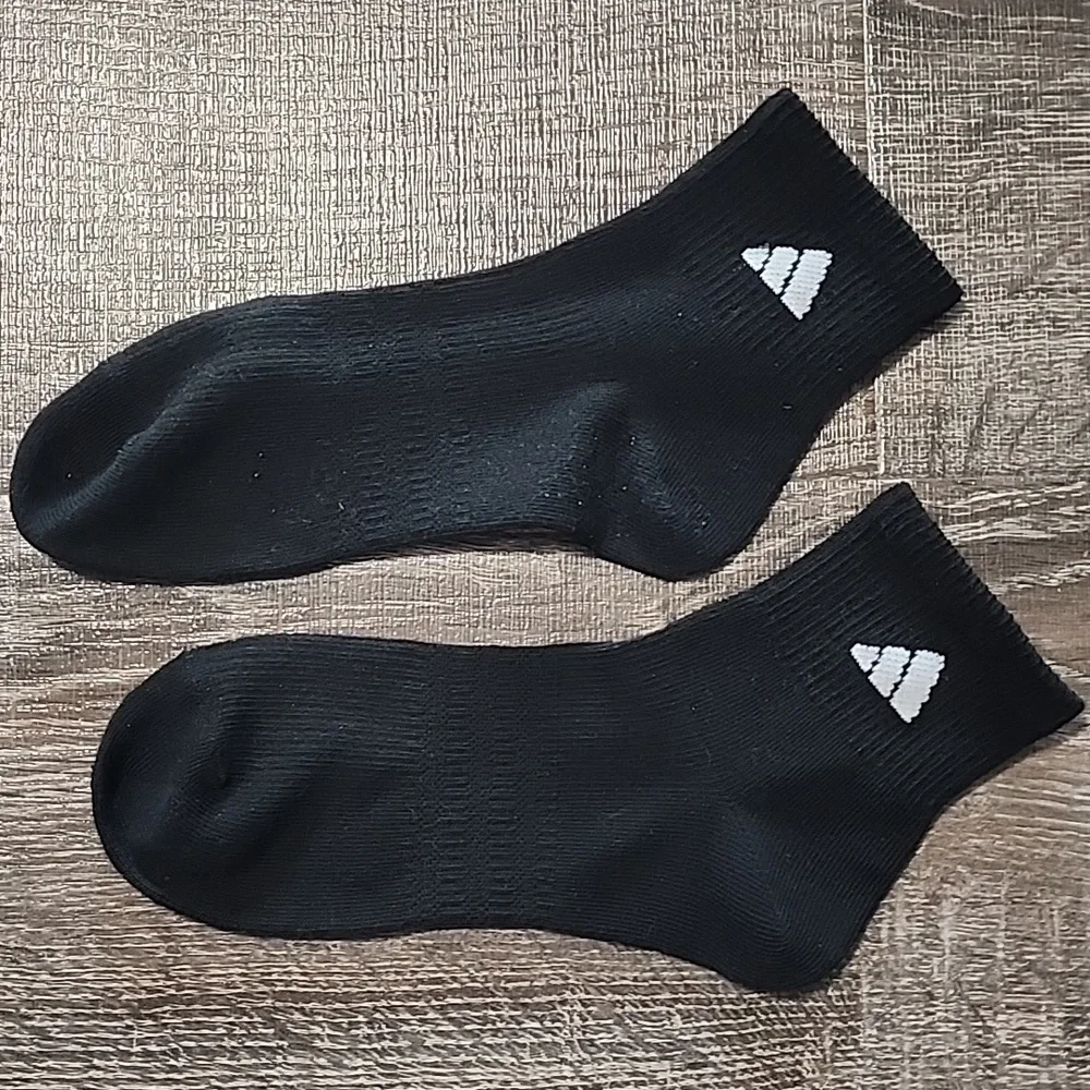 🎉 Adidas ankle socks 🎉